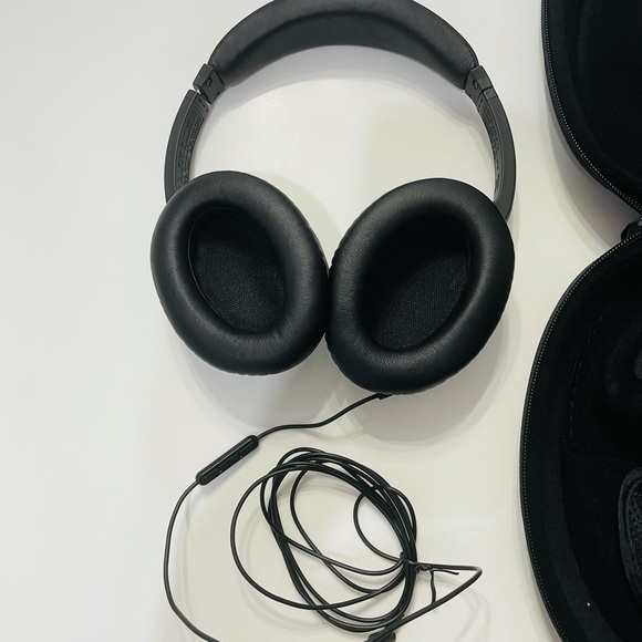 BOSE NOISE CANCELLATION HEADPHONES - Picture 4 of 6